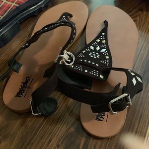 Sandals size 9 NWOT